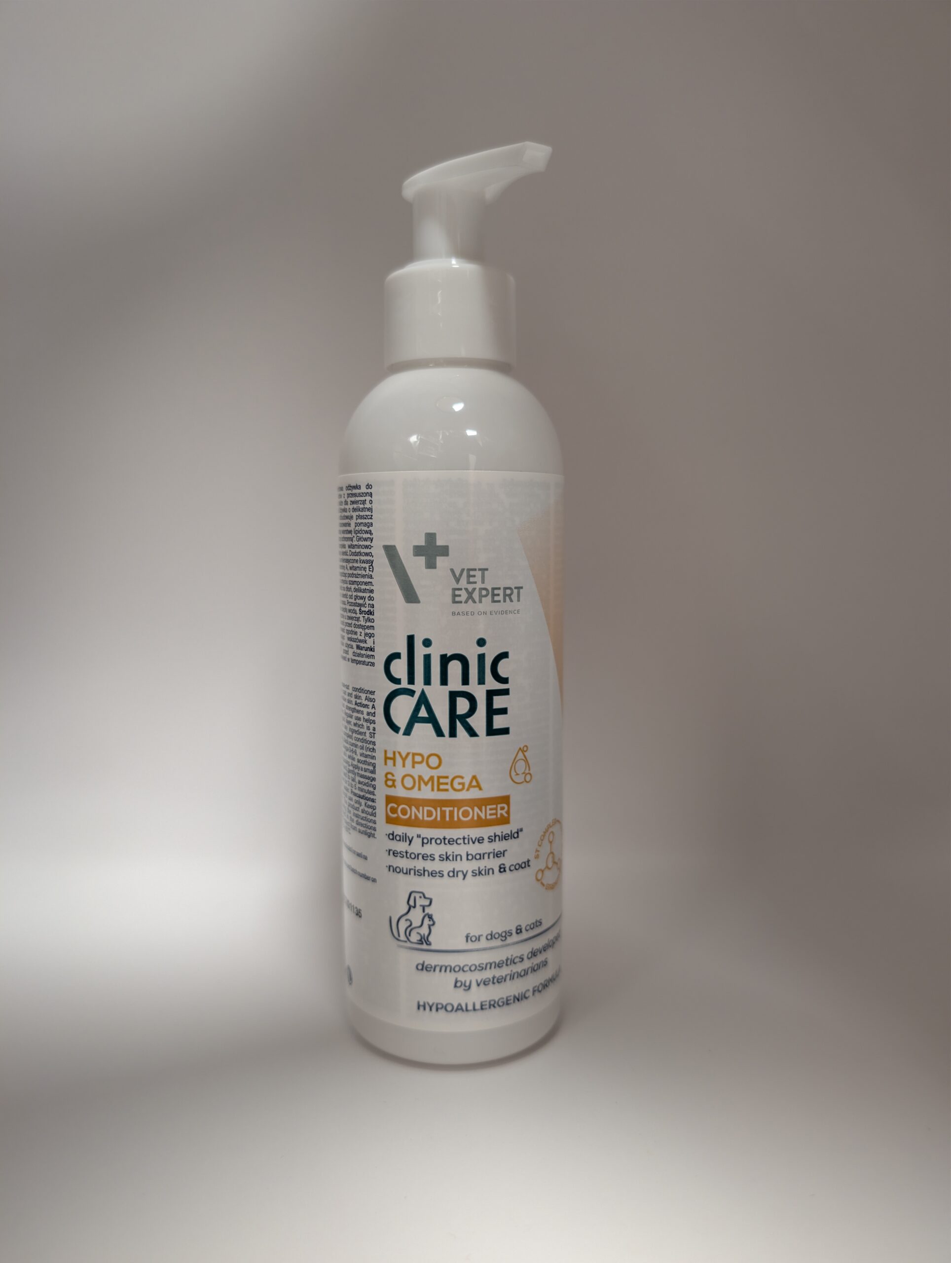 VET EXPERT Clinic Care Hypo & Omega Conditioner - emolientowa odżywka dla psów i kotów 150 ml